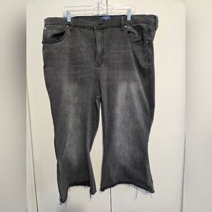 Revery Women's Faded Black Hi-Rise Cropped Flare Jeans- Size 24W‎